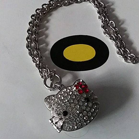 Hello Kitty Pendant - Picture 4 of 4